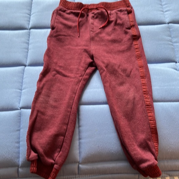Set of boy’s clothing. Flannel shirt and sweat pants. Pre-loved. Size 4T. - Picture 2 of 3